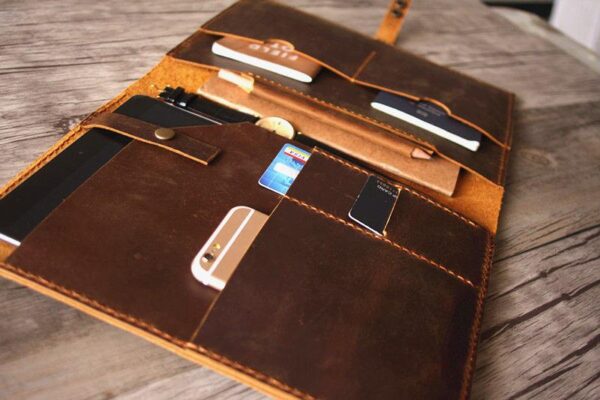 Brown Leather Surface Go Case Sleeve - Image 3